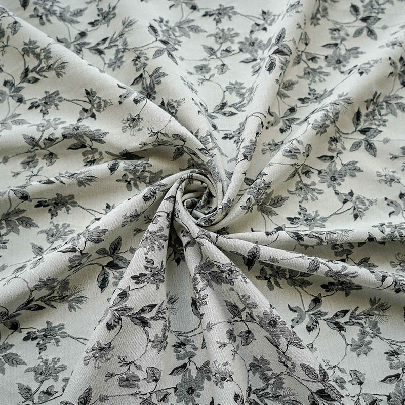 Tissu jacquard à motif floral : tissage gaufré noir et blanc, largeur 109 cm (43 po) - au mètre