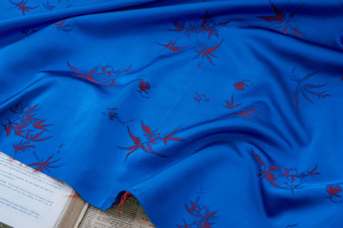 Bamboo Floral Brocade Fabric: Silk Rayon Blend (45"W)