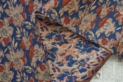 Tissu à motifs floraux en relief avec fil doré : mélange de rayonne 3D vintage, 142 cm de large