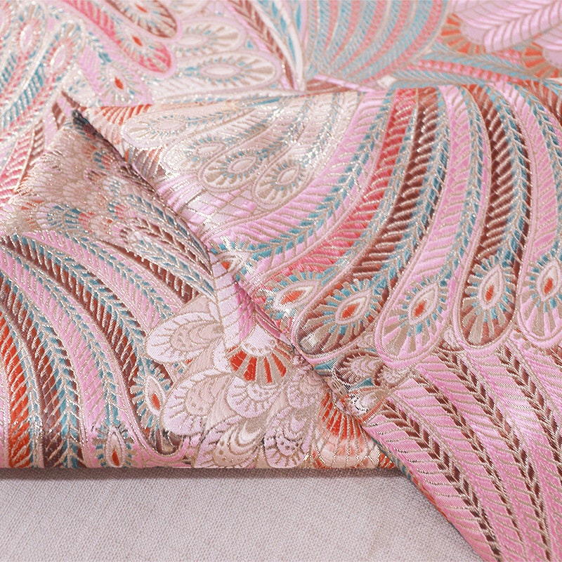 Tissu damassé rose : tissage queue de phénix chinois de 35 pouces de large
