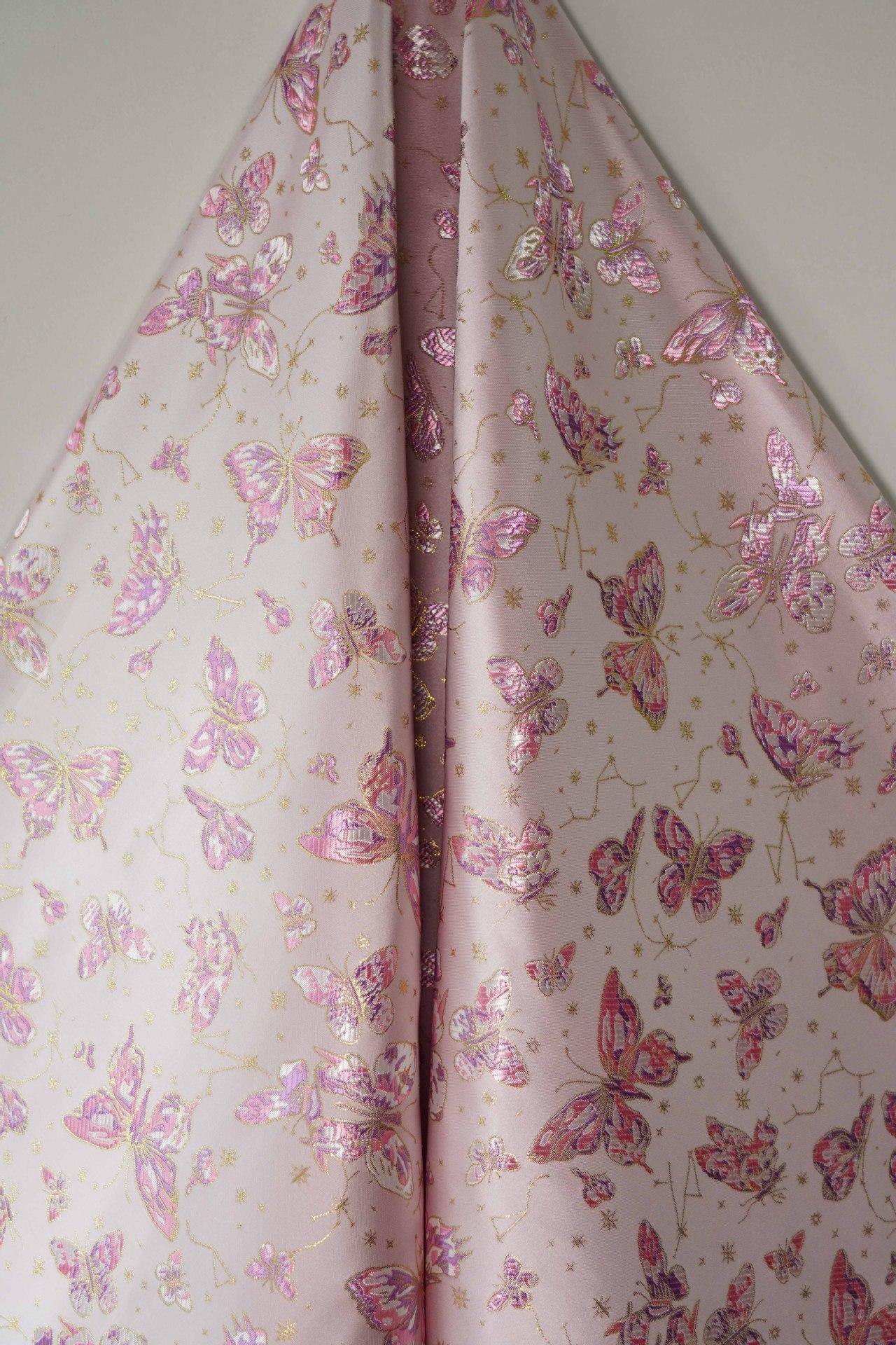 Tissu brocart de soie rose : Jacquard à motifs floraux papillons, 150 cm de large