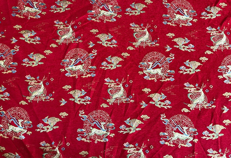 Tissu jacquard chenille à motif cerf : Brocart élégant pour ameublement, costumes et décoration