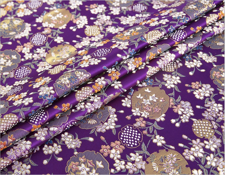 Tissu brocart de soie jacquard à motif floral : design asiatique moderne