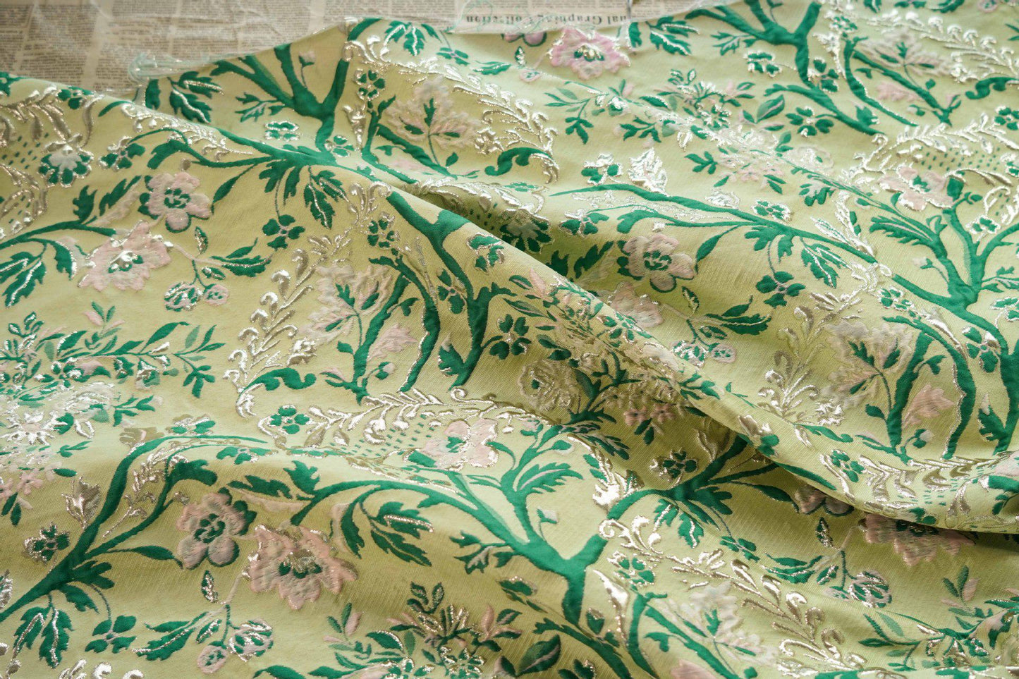 Gold Thread Jacquard Fabric: Retro Floral Upholstery, Costume, Decor