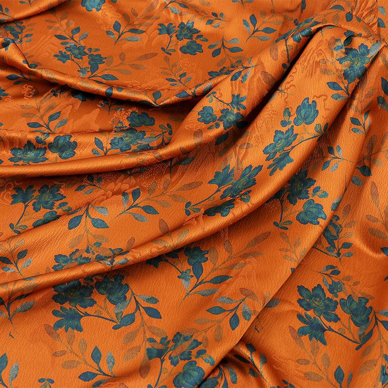 Tissu en soie imprimé numérique « Plum Blossom Tea », 150 cm de large.