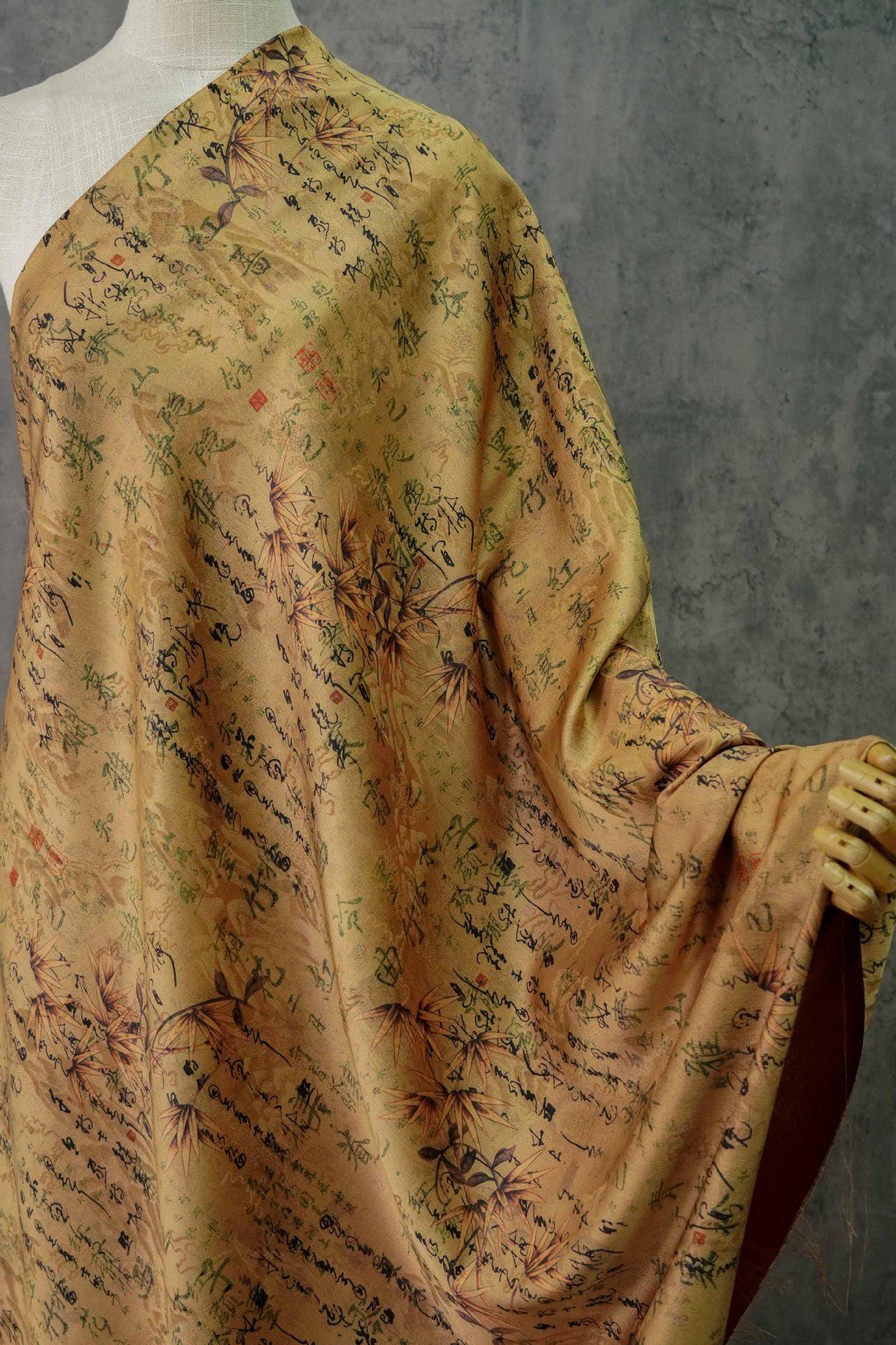 Tissu satiné à motifs de poésie chinoise : gaze cantonaise gambierée (150 cm de large)