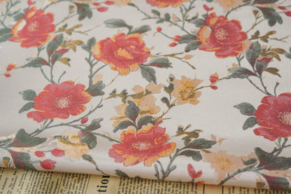 Tissu jacquard à motif floral : lurex tissé aux couleurs vives, 145 cm de large sur 1 mètre de long