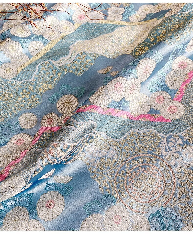 Nishijin Woven Brocade Fabric: Gold Flower Jacquard Silk Blend (29.5/59"W)