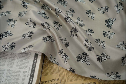 Tissu jacquard marron clair : mélange de rayonne de 170 cm de large, pour la couture et l’ameublement