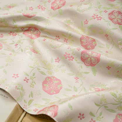Tissu brocart champagne à motif floral : jacquard chinois, largeur 150 cm
