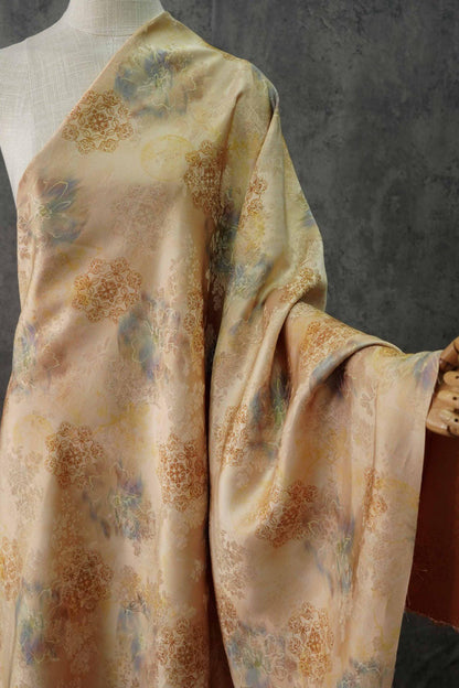 Tissu satiné style palais : imprimé floral, 140 cm de large