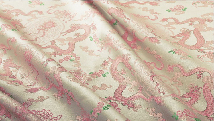Tissu brocart de soie Panlong Dragon de 45 pouces de large : Cheongsam impérial tibétain