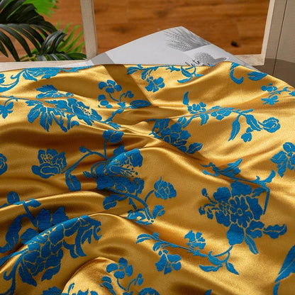 Brocart de soie brillant : motif de cuscute, largeur 147 cm (58 po) - Vendu au mètre