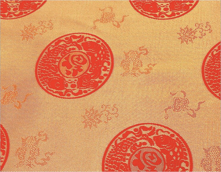 Brocart rouge de Chine : motif Deux Poissons et Fu, 150 cm de large