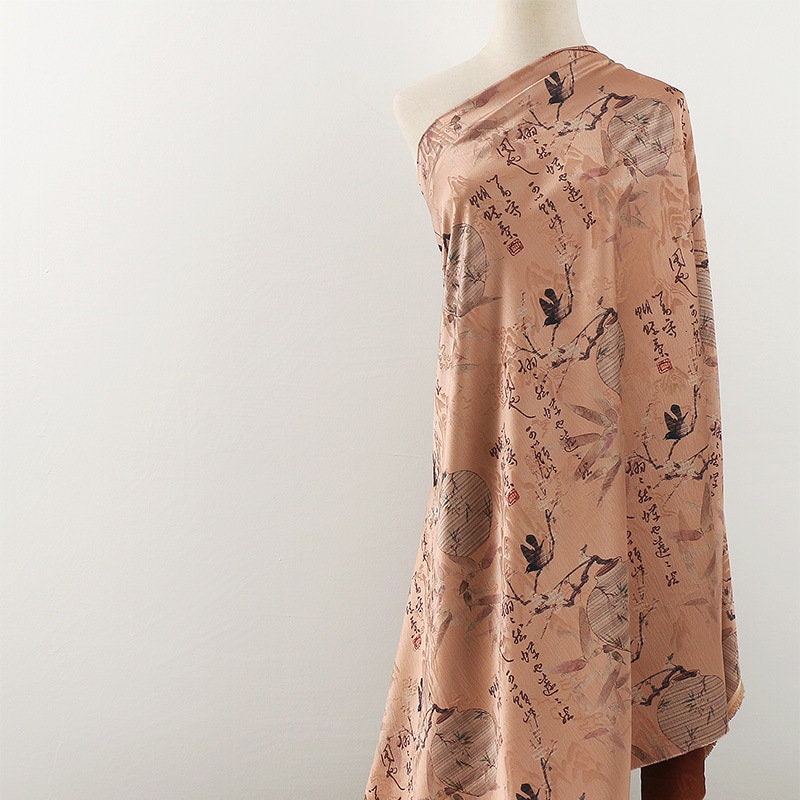 Tissu Red Cloud Yarn : Ancient Calligraphy Silken Flow, 150 cm de large