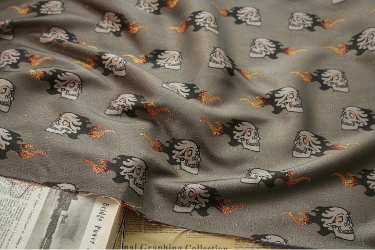Tissu jacquard à fils d'or : matériau pour costume de squelette d'Halloween