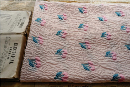 Tissu jacquard cerise rose : tissu 3D de créateur, 140 cm de large