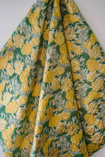 Tissu jacquard à motif floral et fils d'or : texture peinture à l'huile 3D, largeur 140 cm