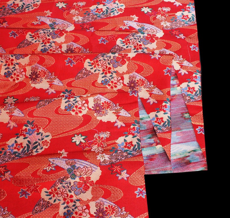 Tissu brocart japonais Nishijin : Jacquard de soie et rayonne à motif de fleurs de cerisier et d'eau vive
