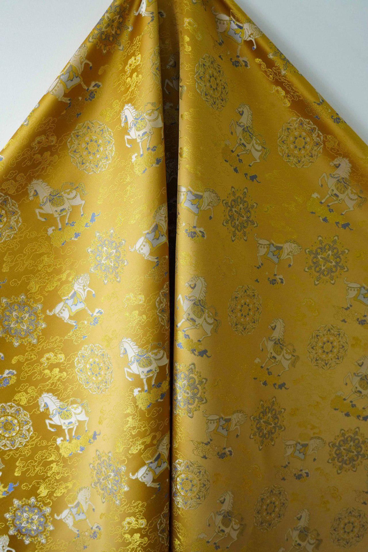 Gold-Thread Song Brocade Jacquard Fabric ��� ���Fortune Arrives with the Horse�"Wide
