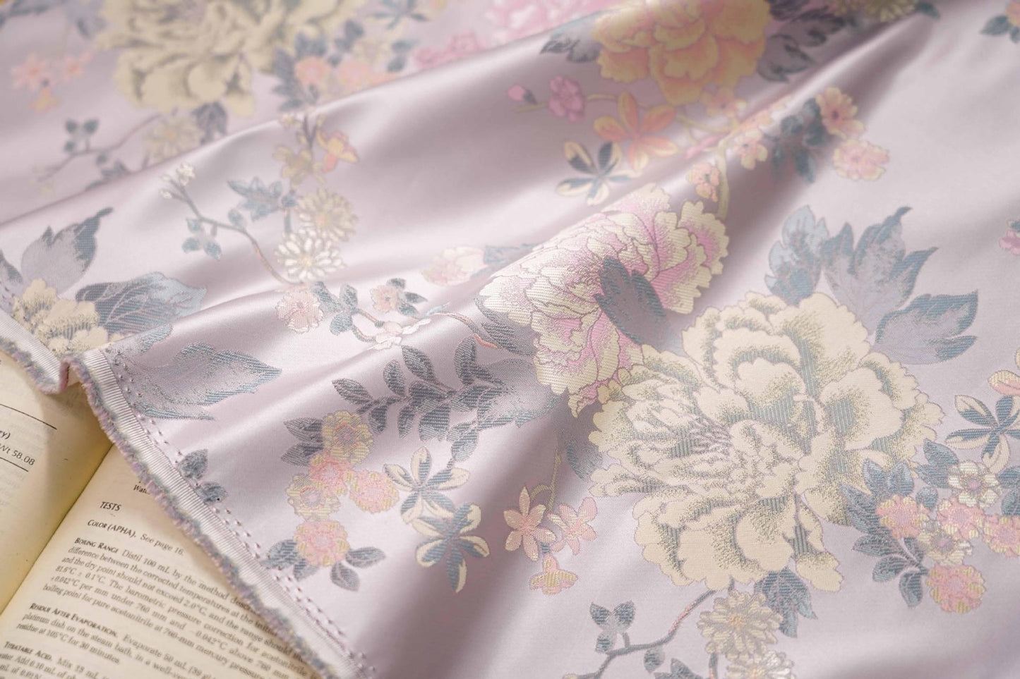 Tissu jacquard brocart oriental : Damas style palais (au mètre)
