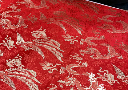 Tissu brocart de soie rouge et or : motif dragon et phénix chinois pour ameublement et costumes - 75 cm de large