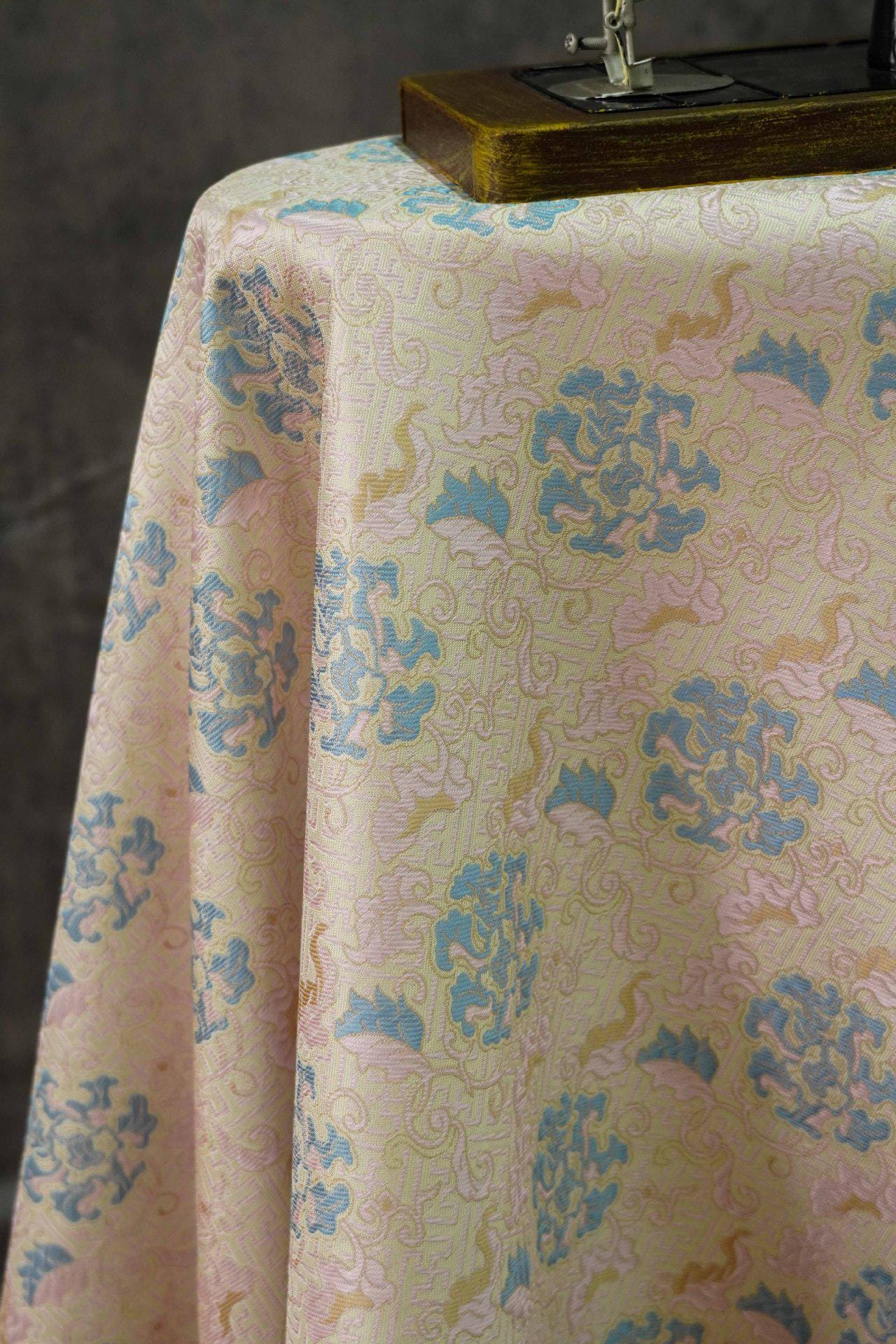 Tissu brocart à motif pivoine : 55 pouces, style tibétain impérial