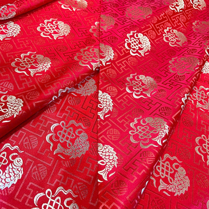 Tissu brocart de soie rouge « Poisson porte-bonheur » de Chine : largeur 150 cm, pour l’ameublement et la couture