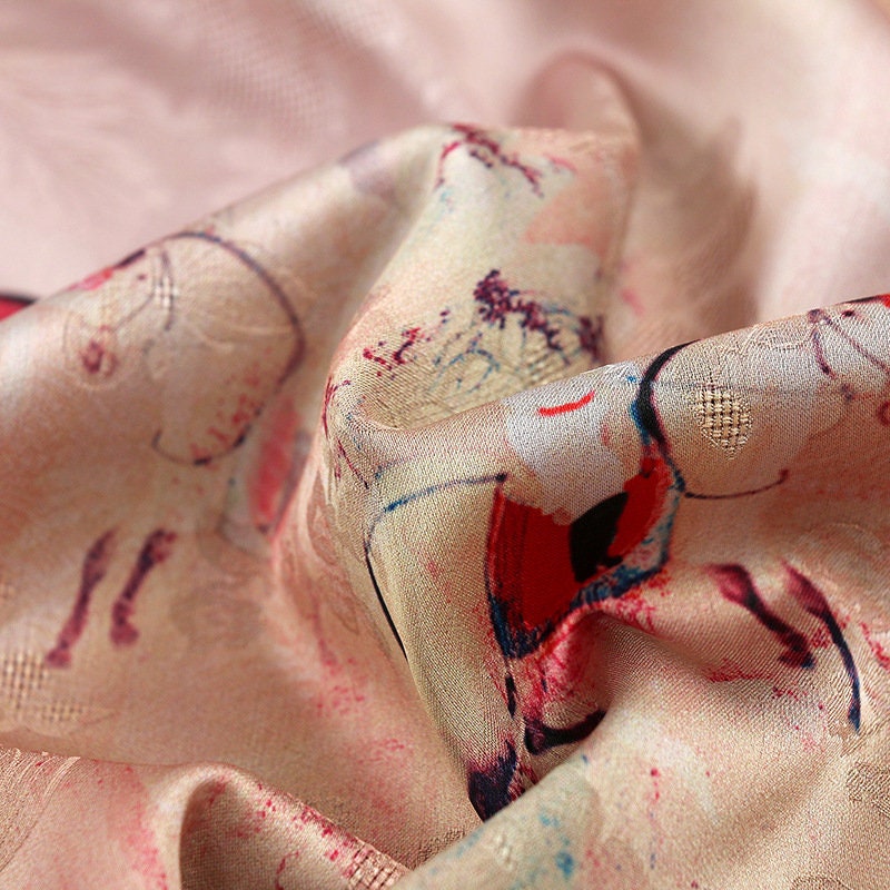 Tissu en soie à motifs de la dynastie Tang : 150 cm de large, imprimé numérique sur satin