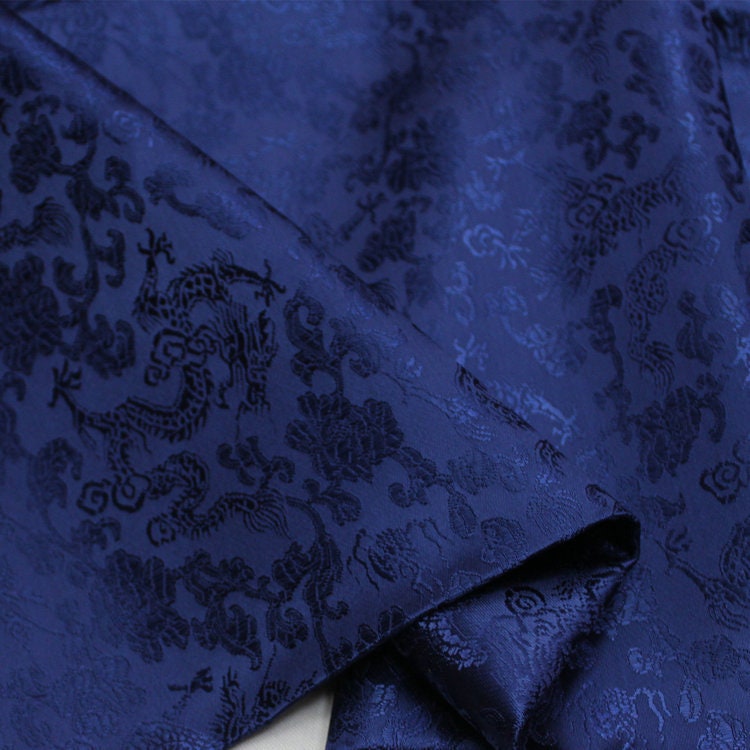 Tissu brocart bleu marine à motif dragon : mélange soie-rayonne, largeur 89 cm (35 po) - Vendu au mètre