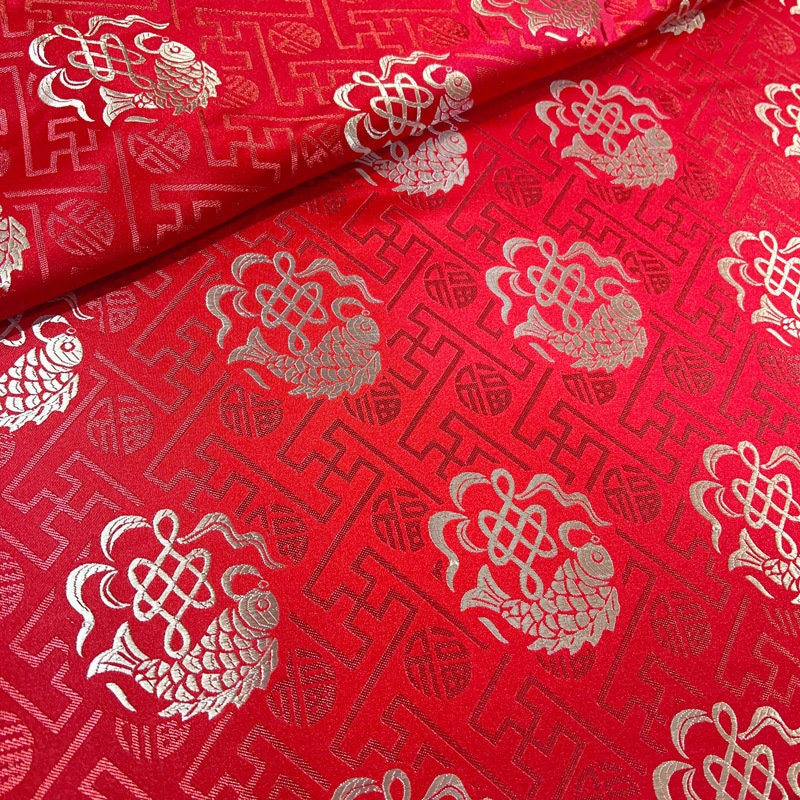 Tissu brocart de soie rouge « Poisson porte-bonheur » de Chine : largeur 150 cm, pour l’ameublement et la couture