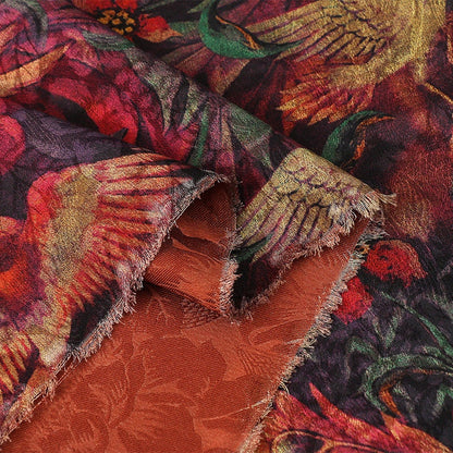 Tissu imprimé floral rouge et oiseaux : mélange de polyester soyeux et d’élasthanne, 150 cm de large