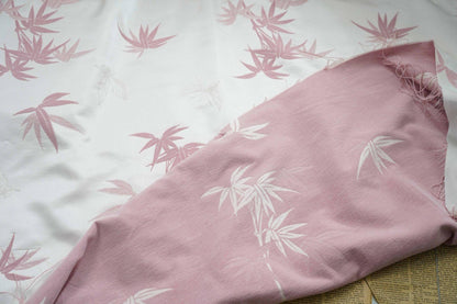 Tissu chenille jacquard réversible : tissage floral japonais en relief (55 po L)