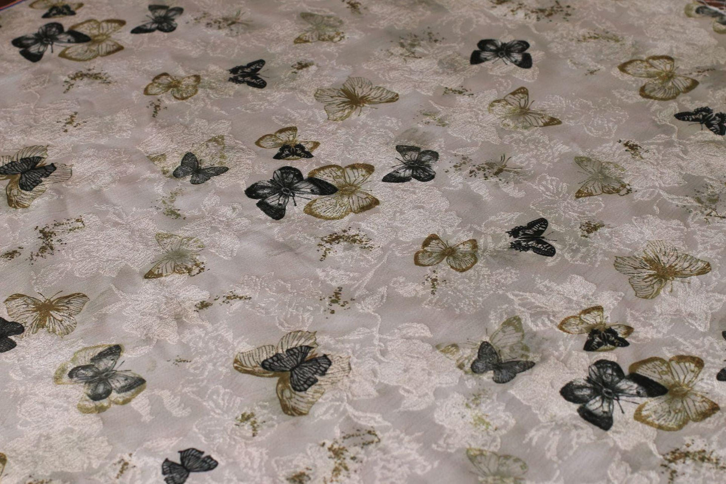 Floral Silky Satin Fabric: 59"W Ancient Painting Print
