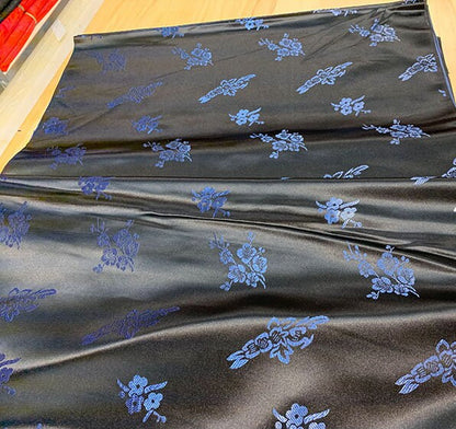 Tissu brocart à fleurs de prunier : tissu pour cheongsam qipao noir et bleu