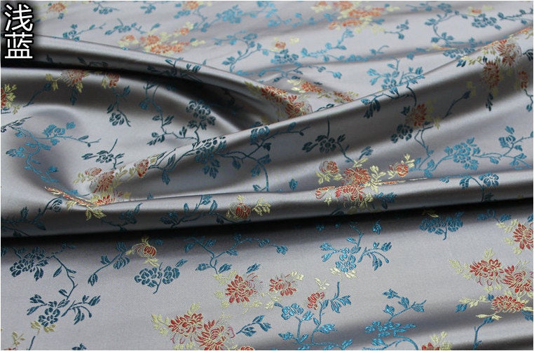 Brocart de soie damassé : Branche de pivoine, 75 cm de large - Vendu au mètre