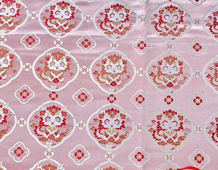 Tissu brocart jacquard à motif floral : 150 cm de large, satin, pour ameublement, costumes et décoration.