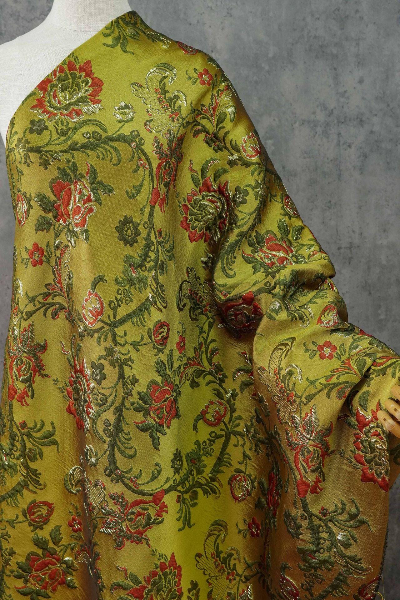 Baroque Floral Jacquard Brocade Fabric: European Palace Style, 57"