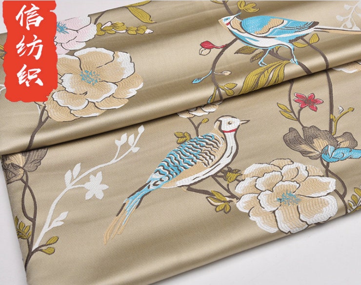 Tissu jacquard Oiseaux et Fleurs : Mélange de rayonne et soie doux et brillant
