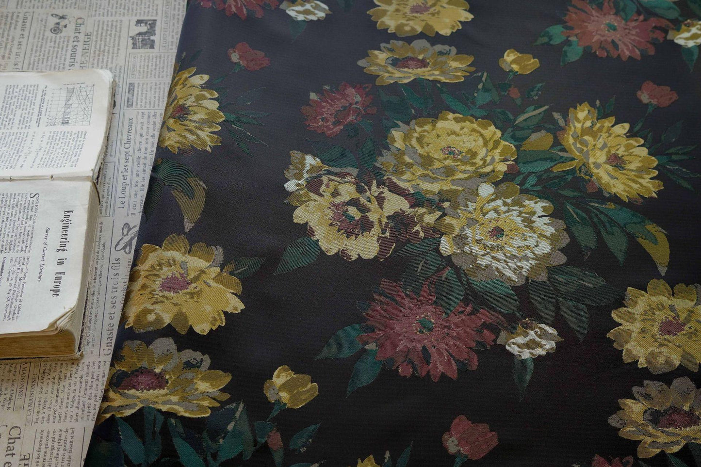 Peony Flower Jacquard Fabric: Retro Style Upholstery & Sewing (60"W)