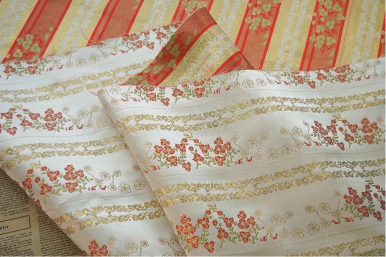 Gold Thread Jacquard Fabric: Retro Floral Upholstery, Costume, Decor