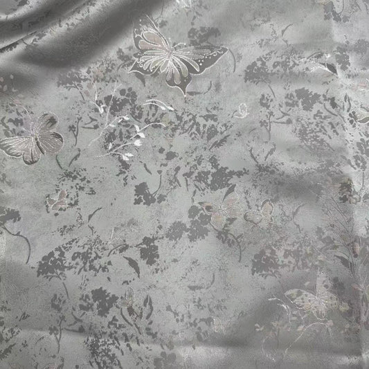 Tissu brocart papillon gris argenté - Jacquard élégant, 147 cm de large