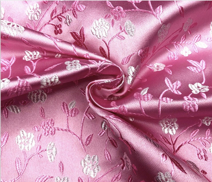 Tissu brocart à motifs floraux : mélange de soie et rayonne à motif gypsophile chinois, 150 cm de large