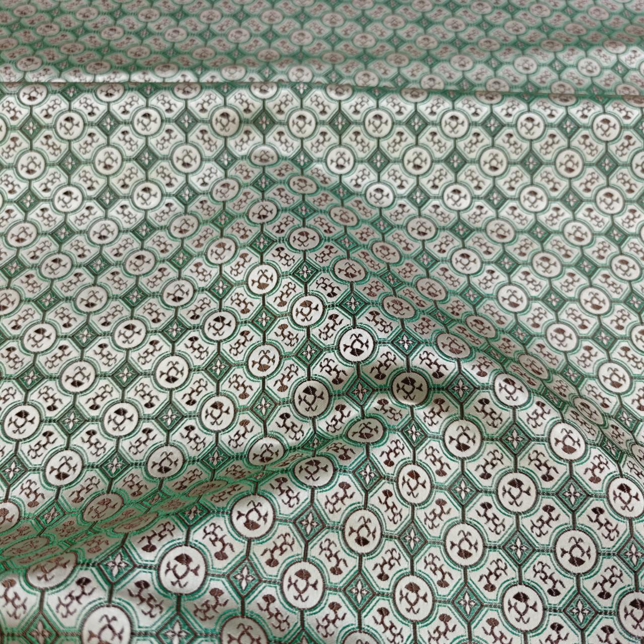 Tissu brocart jacquard à motifs floraux : mélange de soie et de rayonne, style Tang chinois