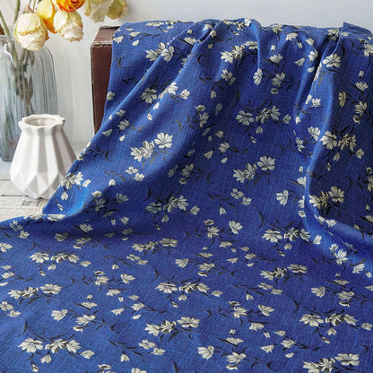 Tissu jacquard floral japonais : Tissu d'ameublement rétro bleu (160 cm de large, vendu au mètre)