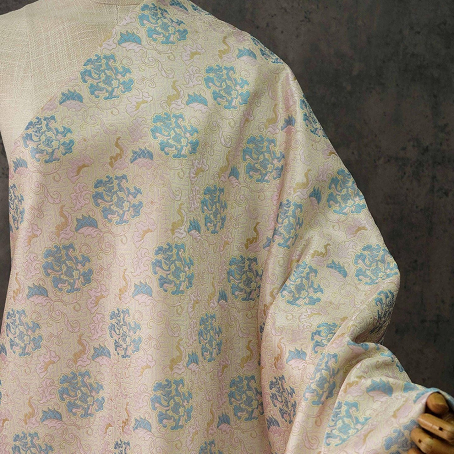 Tissu brocart à motif pivoine : 55 pouces, style tibétain impérial