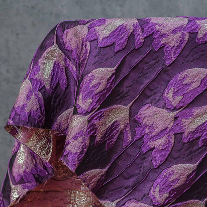 Tissu jacquard tulipe en relief : fil métallique or et argent, 140 cm de large