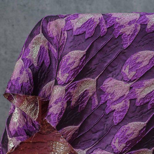 Tissu jacquard tulipe en relief : fil métallique or et argent, 140 cm de large