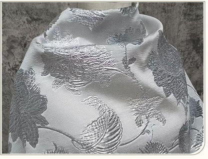 Tissu jacquard argenté à motif floral ��� Broca à grandes fleurs en relief 3D"Large