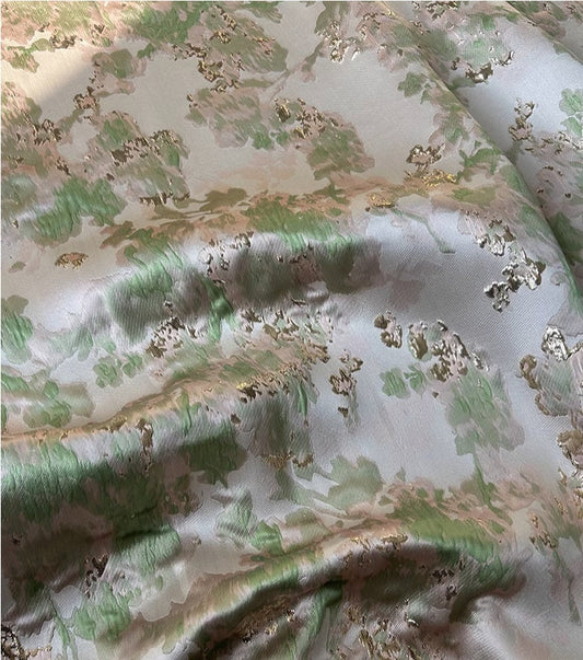 Tissu brocart métallisé : Jacquard damassé de 140 cm de large avec fil d'or